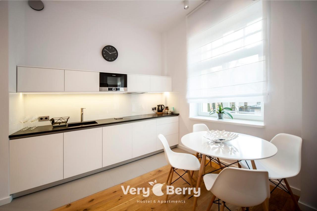 Very Berry - Orzeszkowej 14 - Mtp Apartment, Parking, Check In 24H Poznan Exterior photo